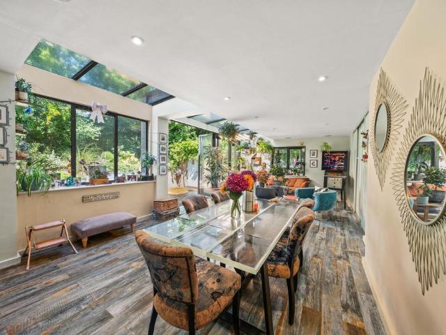 House for sale in Finchley, Greater London