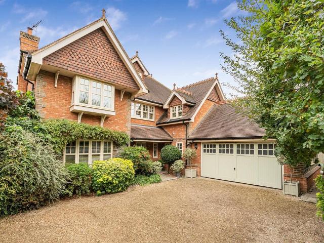 House for sale in Hare Hatch, Wargrave