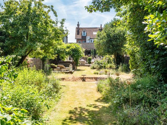 House for sale in Perryfields, West Sussex