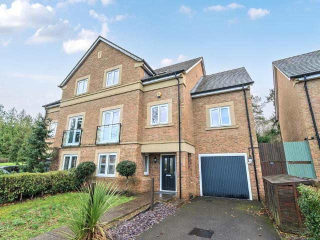 House for sale in The Wells, Surrey