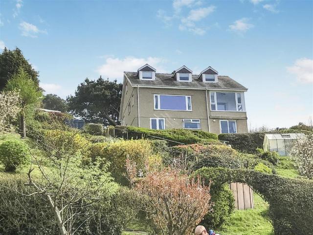 House for sale in Llanfair