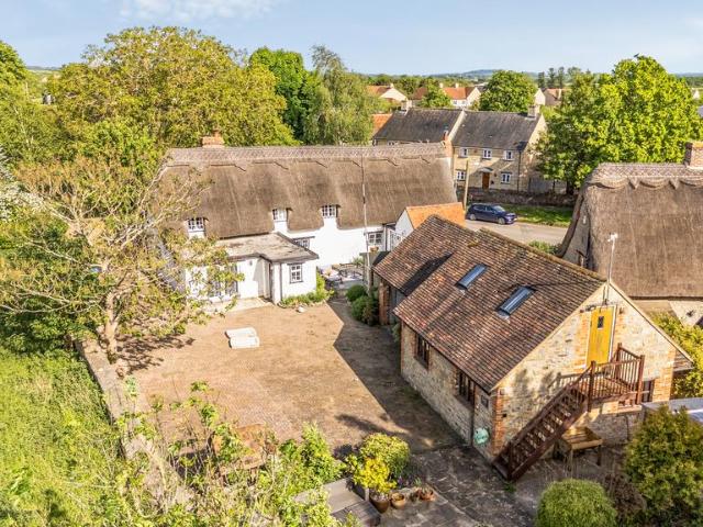 House for sale in Marsh Gibbon, Buckinghamshire