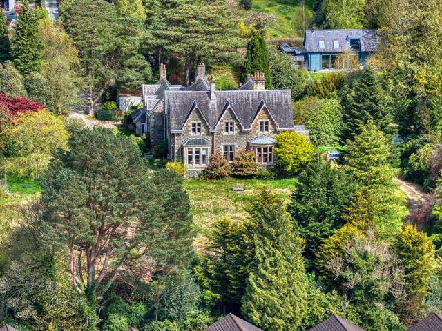 House for sale in Rhu, Scotland