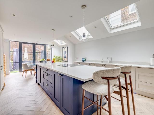 House for sale in West Kensington, Greater London