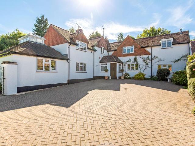 House for sale in Perryfields, West Sussex