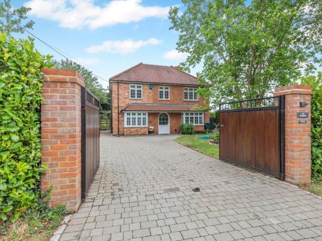 House for sale in Penn, Penn Street