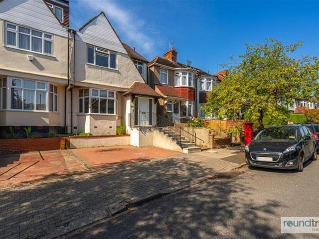 House for sale in Temple Fortune, Greater London