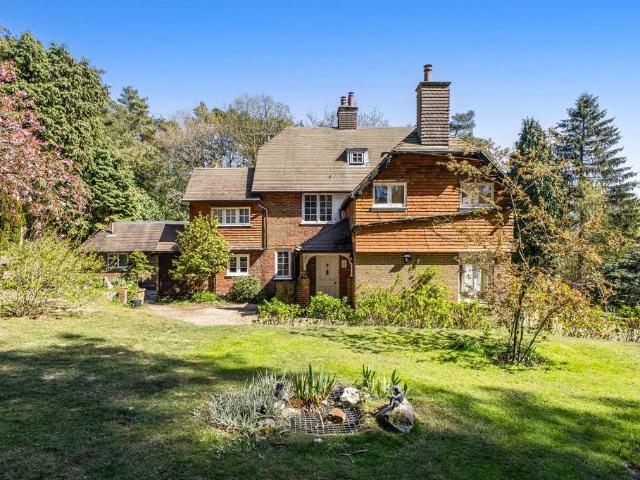 House for sale in Fole, Surrey
