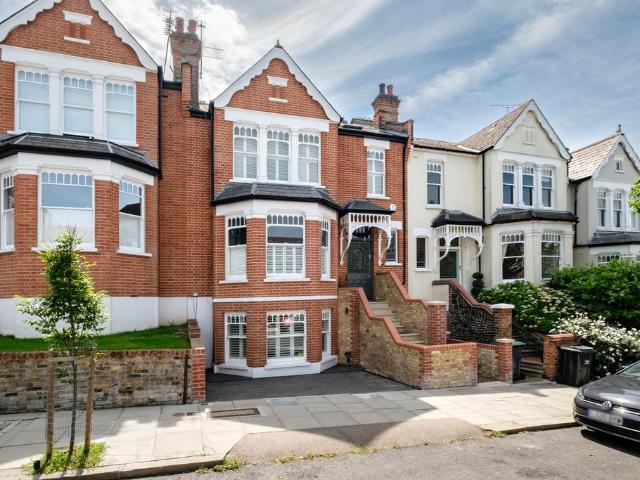 House for sale in Muswell Hill, Greater London