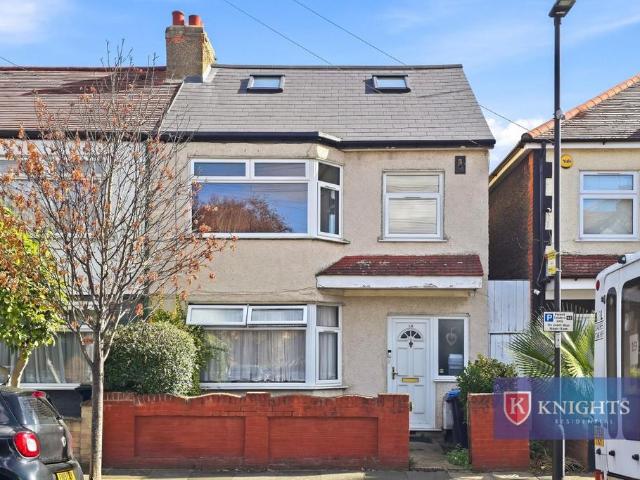 House for sale in Upper Edmonton, Greater London