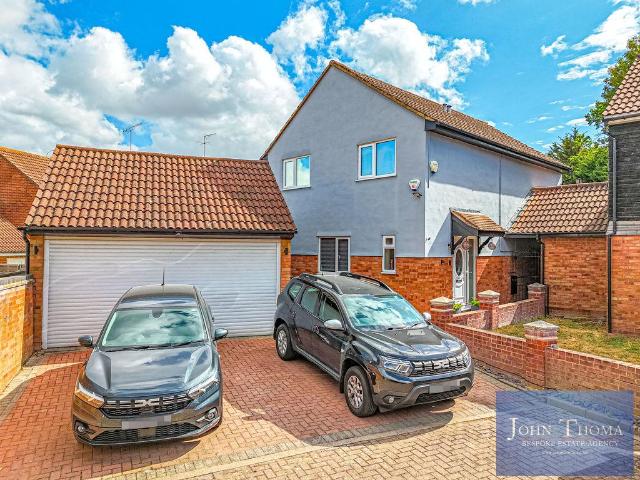 House for sale in Chigwell, Epping