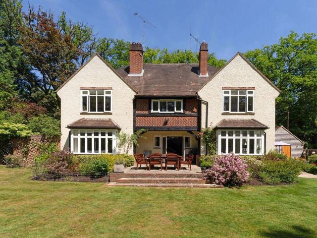 House for sale in Fleet, Hart