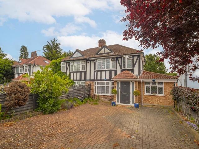 House for sale in Kingston Vale, Greater London