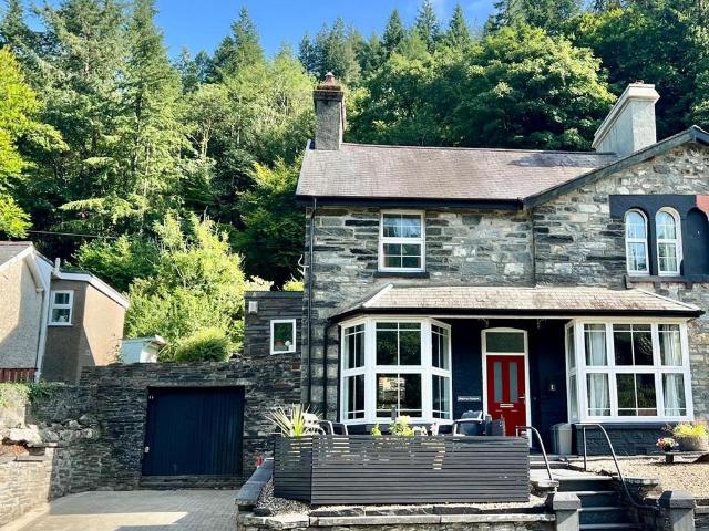 House for sale in Betws-y-coed, Wales