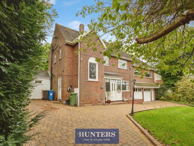 House for sale in Stalybridge, Tameside