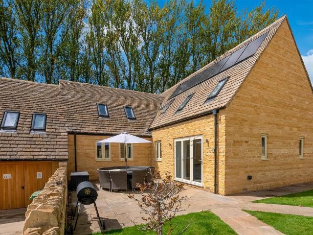 House for sale in Fossebridge, Gloucestershire