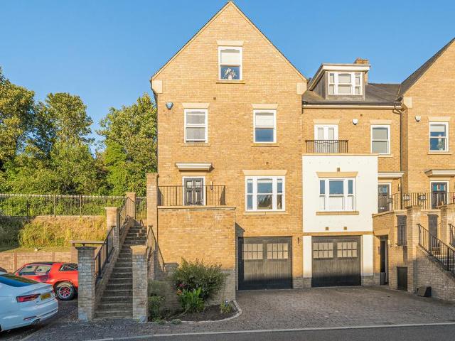 House for sale in Greater London