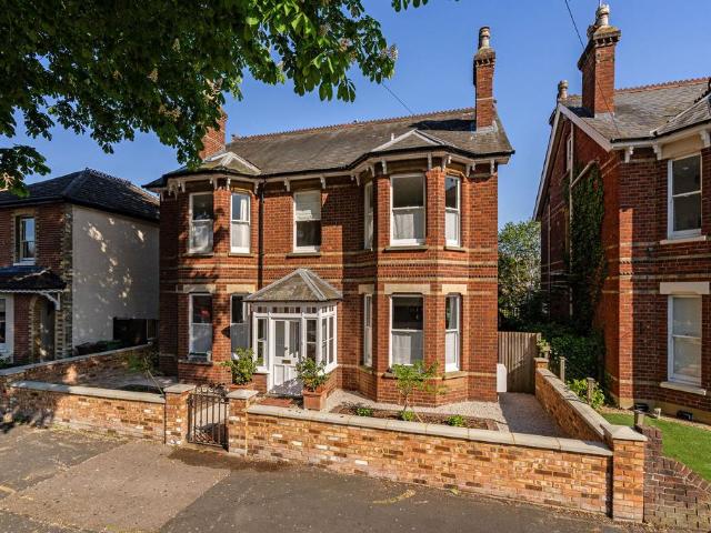 House for sale in Farnborough, Hampshire
