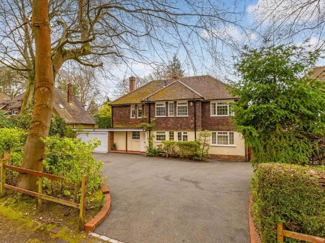 House for sale in Fleet, Hart