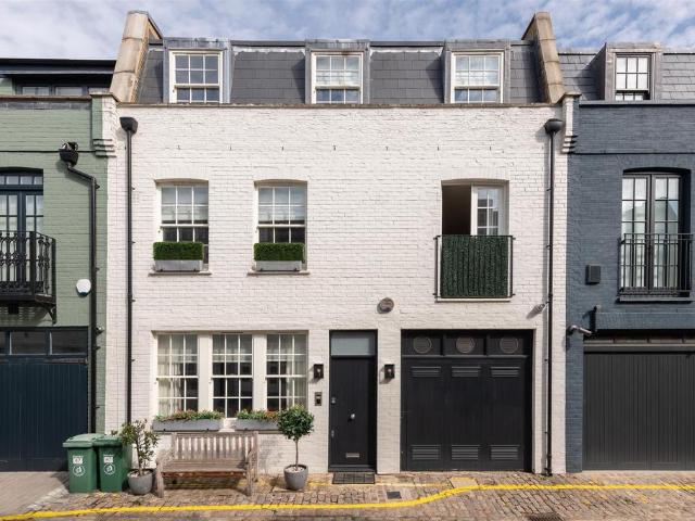 House for sale in Brompton, Greater London