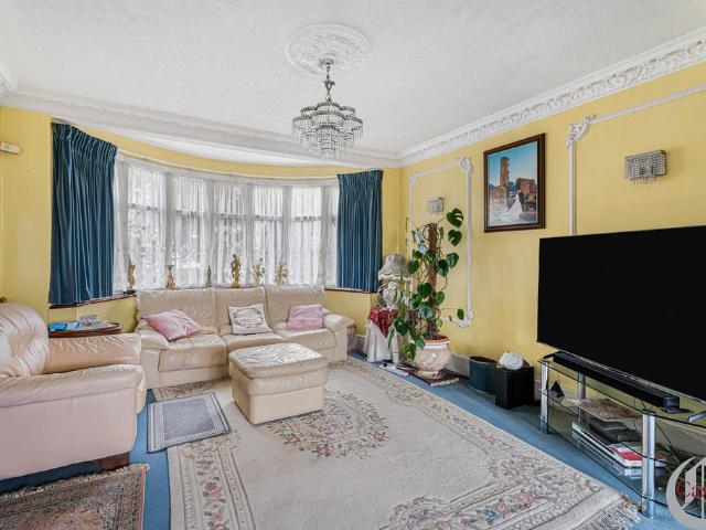 House for sale in Oakwood, Greater London
