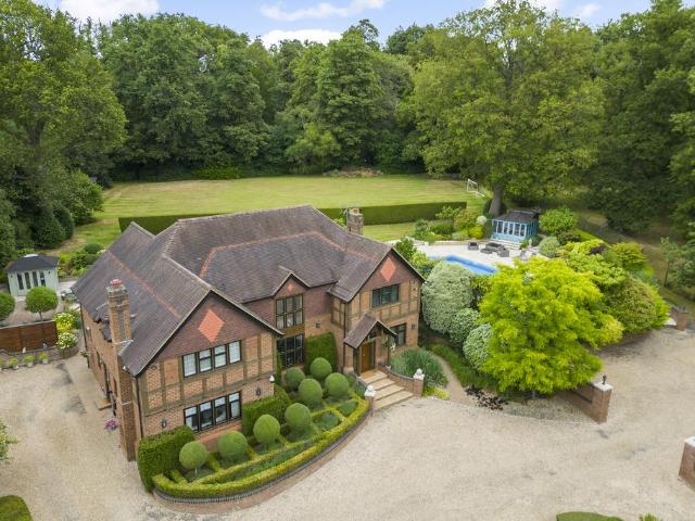 House for sale in Swallow, Buckinghamshire