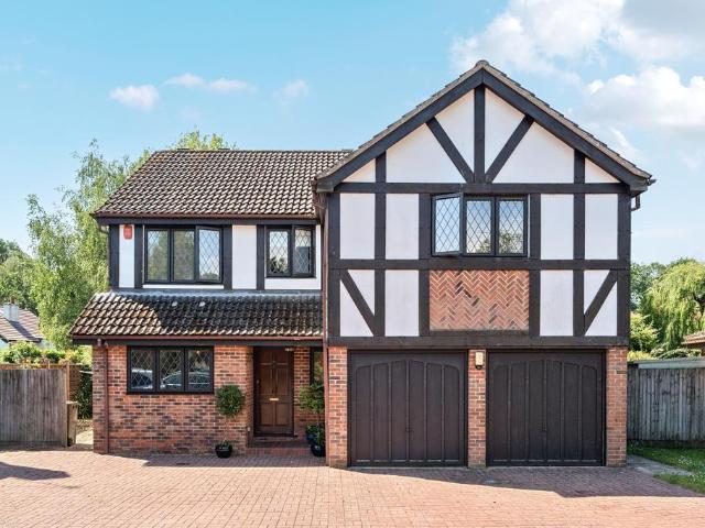 House for sale in Farnham Common, Buckinghamshire
