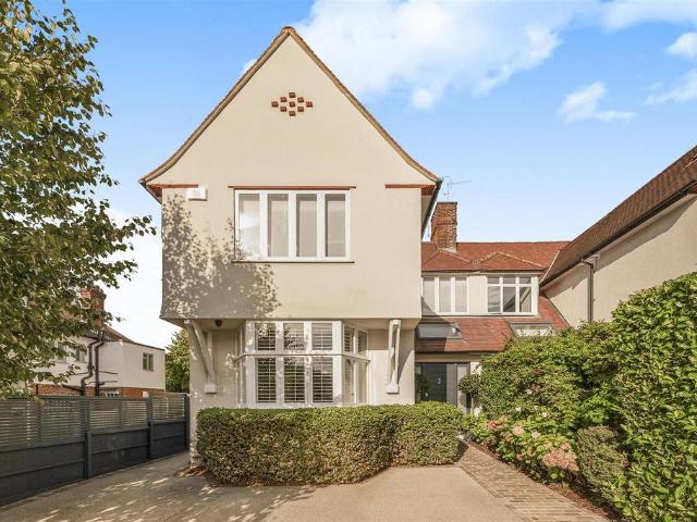 House for sale in Golders Green, Greater London