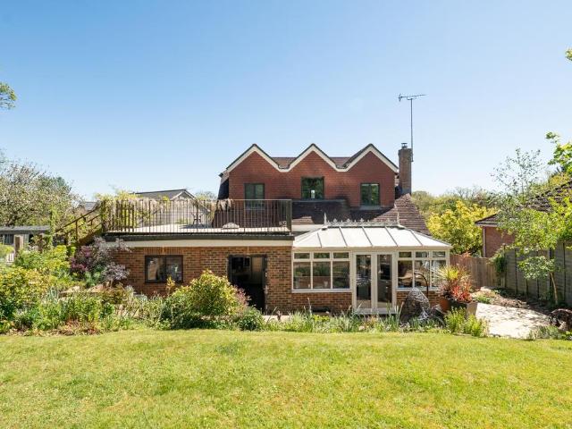 House for sale in Fole, Surrey