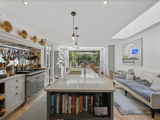 House for sale in Shepherd's Bush, Greater London