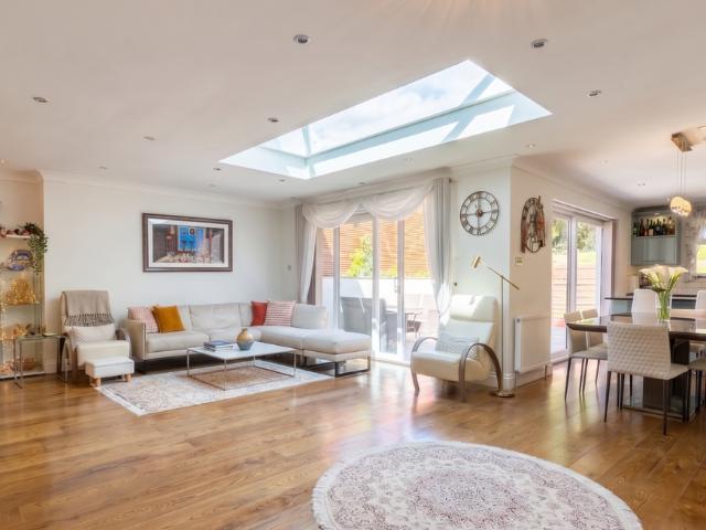 House for sale in Mill Hill, Greater London