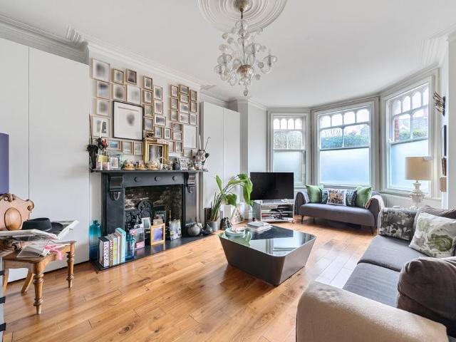 House for sale in Whetstone, Greater London