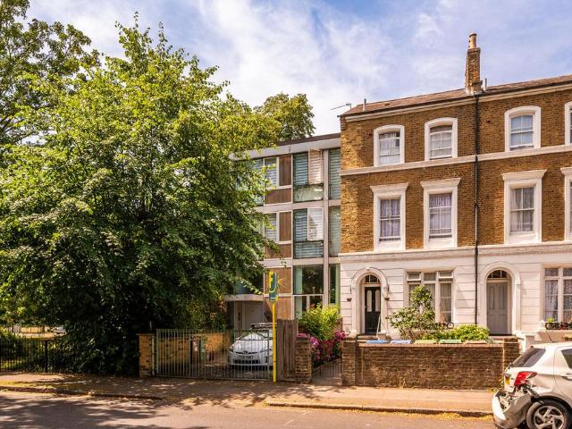 House for sale in Old Kent Road, Greater London