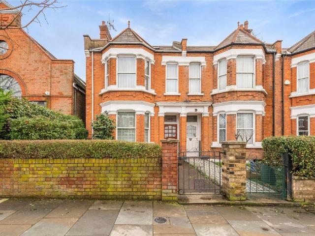 House for sale in North Kensington, Greater London