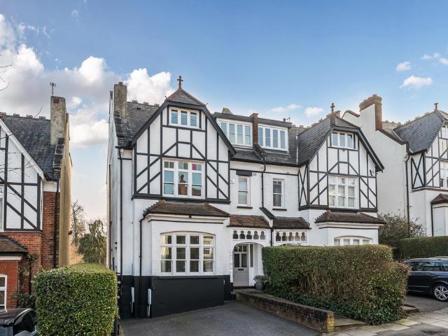 House for sale in Muswell Hill, Greater London