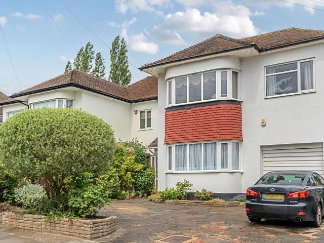 House for sale in Whetstone, Greater London
