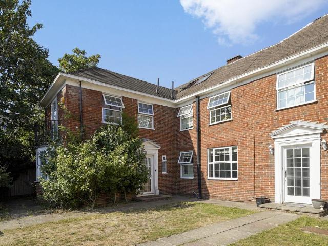 House for sale in Streatham, Greater London
