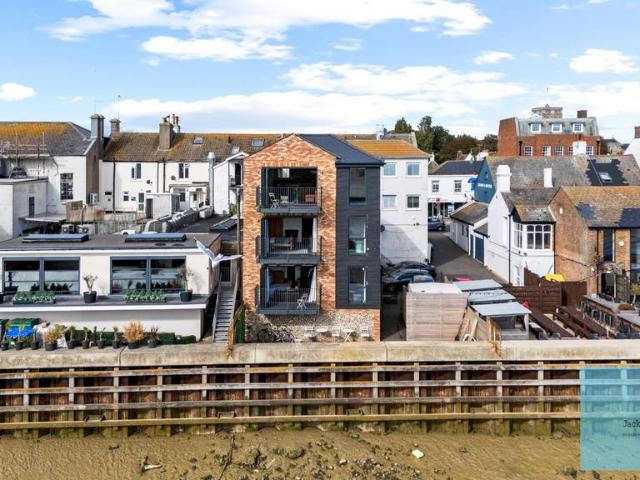 House for sale in Shoreham-by-Sea, Adur