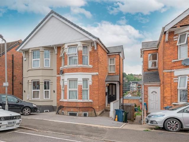 House for sale in Totteridge, Cressex