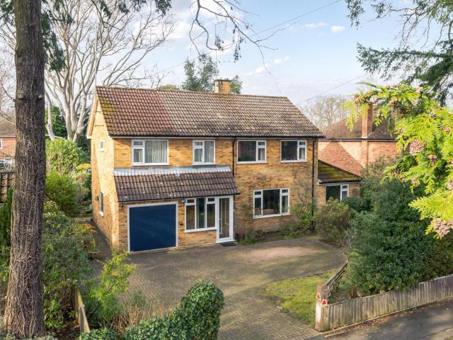 House for sale in Fleet, Hart
