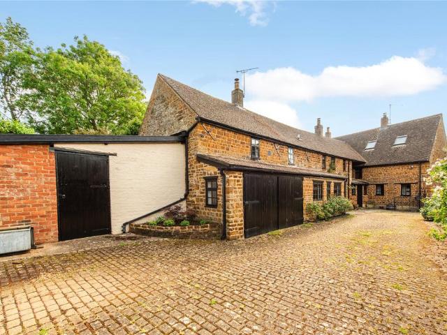House for sale in Northamptonshire
