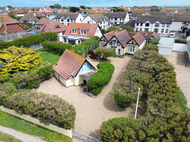 House for sale in Littlecote, West Sussex