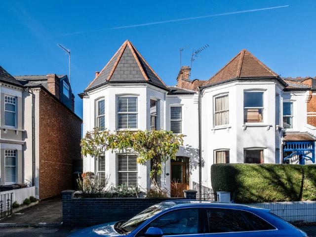 House for sale in Muswell Hill, Greater London