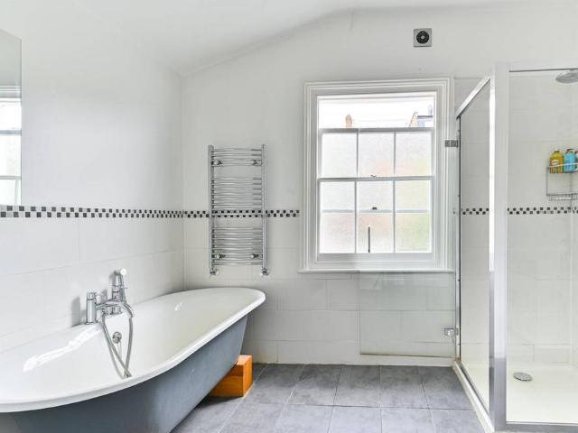 House for sale in Shepherd's Bush, Greater London
