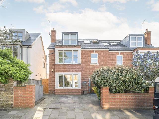 House for sale in North Sheen, Greater London