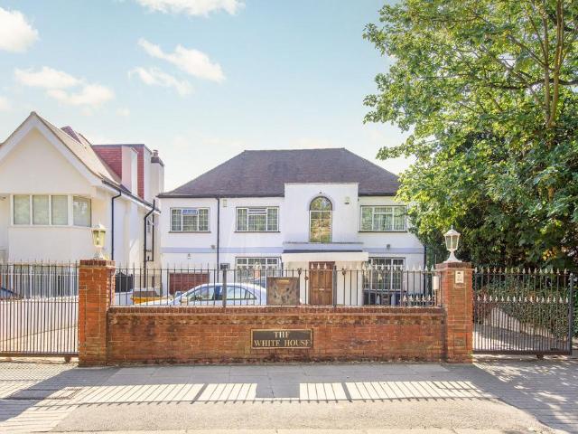 House for sale in Hendon, Greater London