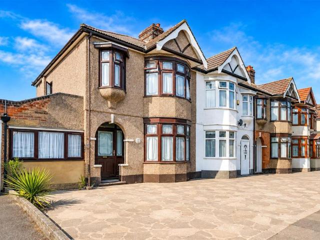 House for sale in Loxford, Seven Kings