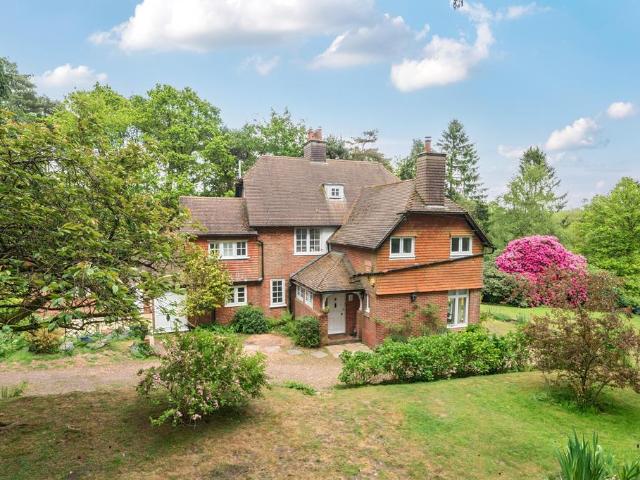 House for sale in Fole, Surrey