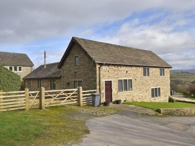 House for sale in Hockerley, Charlesworth