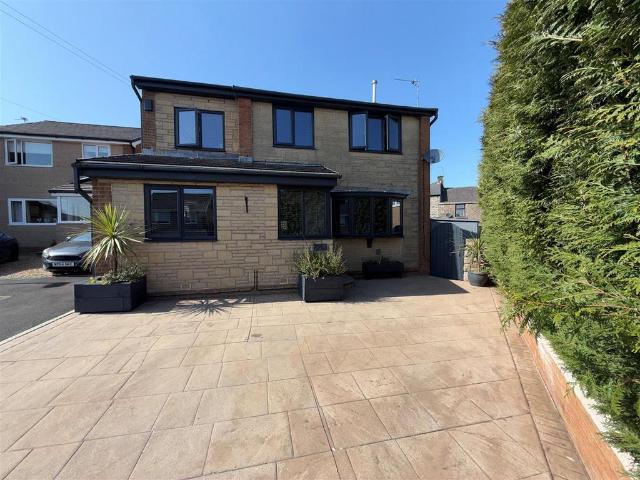 House for sale in Stanhill, Backburn